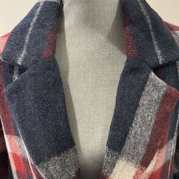 Tahari Coat - Picture 5 of 11